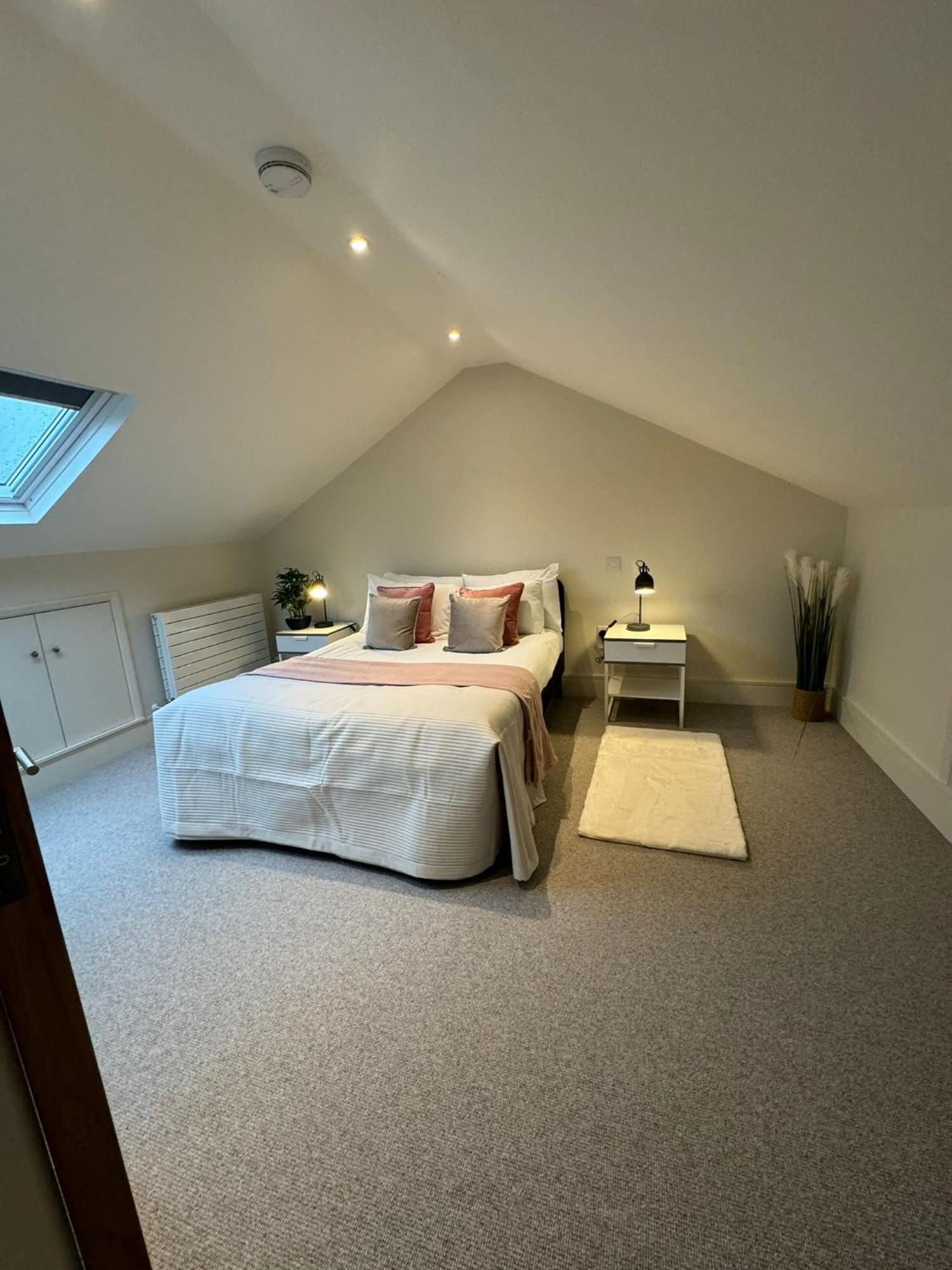 バーミンガムOsbourne House Pink 2 Bed, 2 And Half Bathアパートメント エクステリア 写真