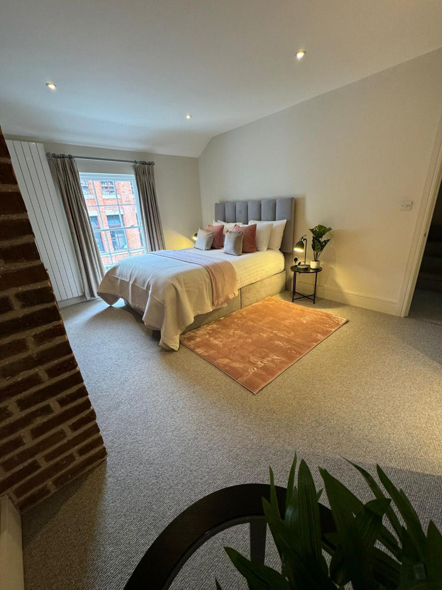 バーミンガムOsbourne House Pink 2 Bed, 2 And Half Bathアパートメント エクステリア 写真