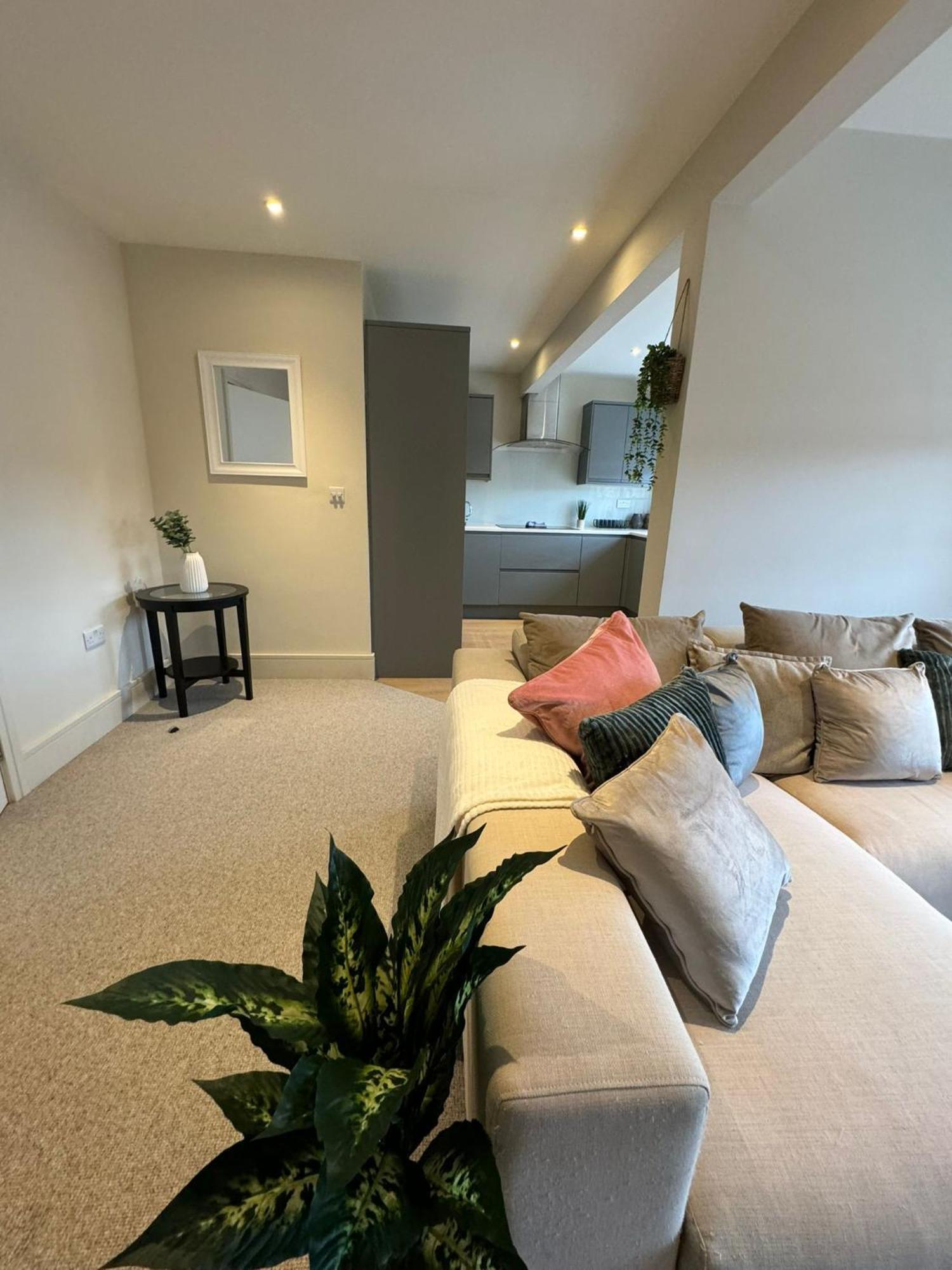 バーミンガムOsbourne House Pink 2 Bed, 2 And Half Bathアパートメント エクステリア 写真