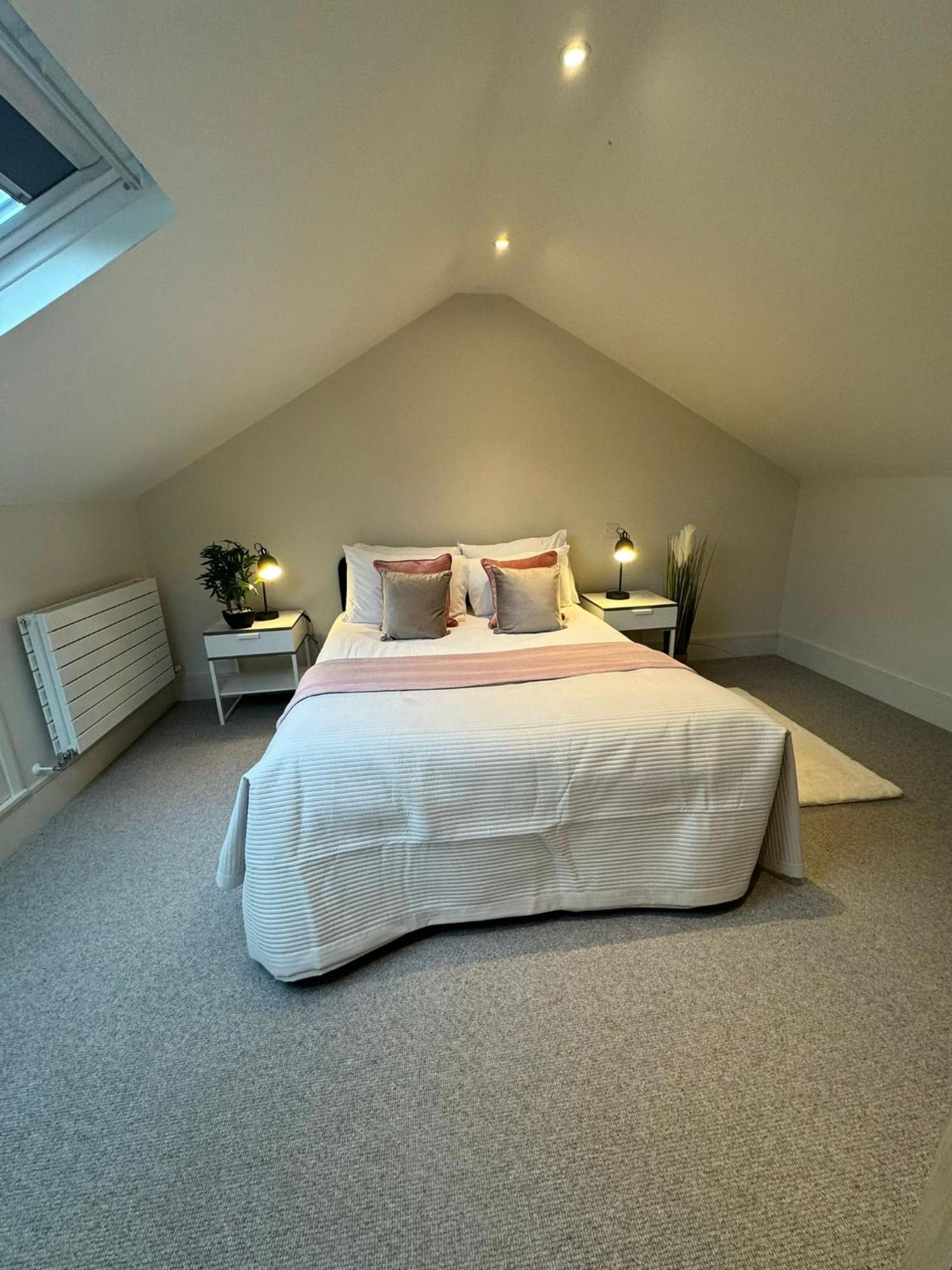 バーミンガムOsbourne House Pink 2 Bed, 2 And Half Bathアパートメント エクステリア 写真