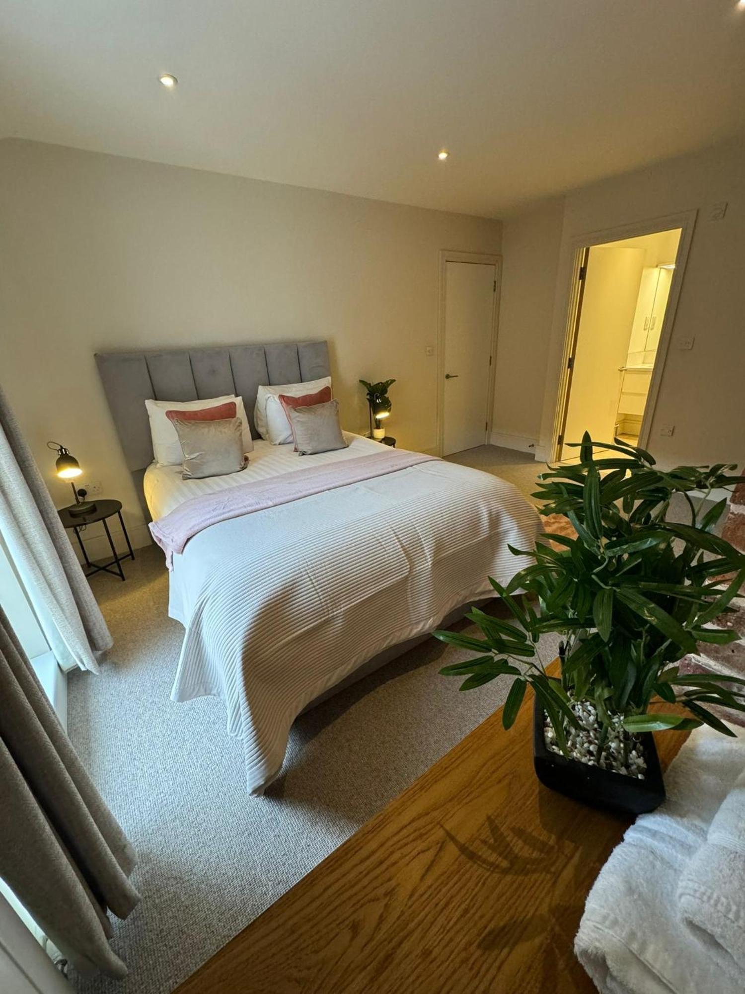 バーミンガムOsbourne House Pink 2 Bed, 2 And Half Bathアパートメント エクステリア 写真