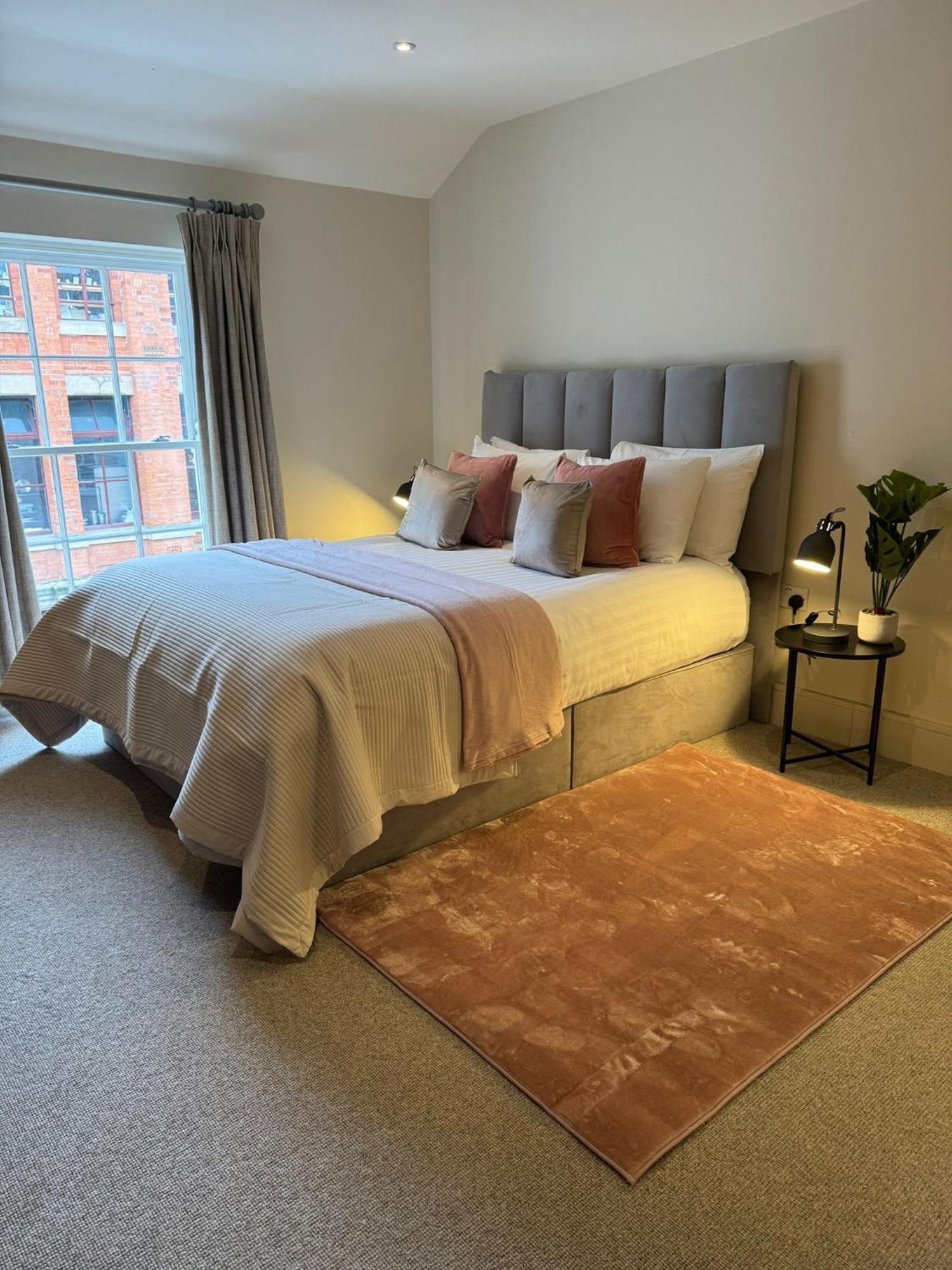 バーミンガムOsbourne House Pink 2 Bed, 2 And Half Bathアパートメント エクステリア 写真